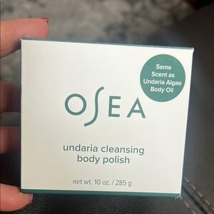 Sea Undaria Cleansing Body Polish - White